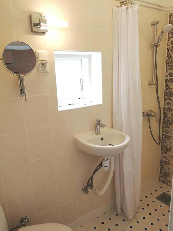 Aia Guest Apartment Pärnu Buitenkant foto