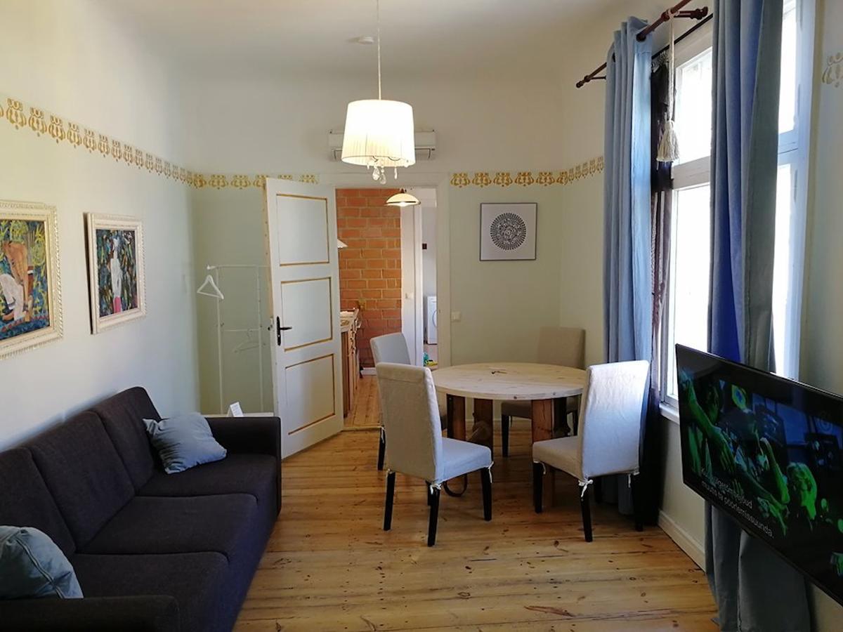 Aia Guest Apartment Pärnu Buitenkant foto